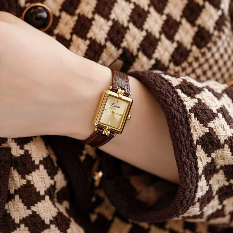 Retro Style Quartz Watch with Comfortable Leather Strap for Women