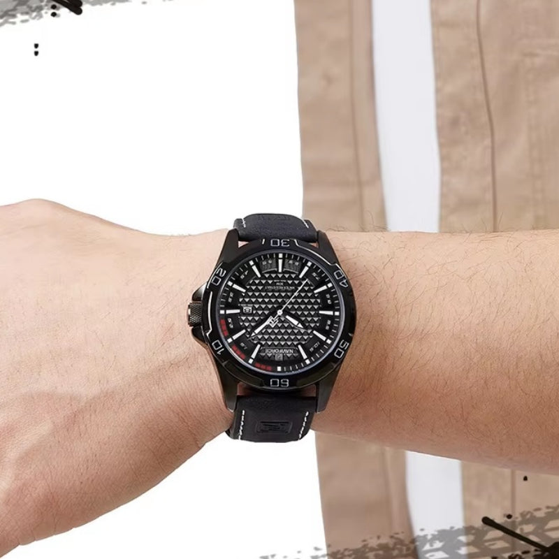 Men's Textured Leather Strap Water-resistant Quartz Watch