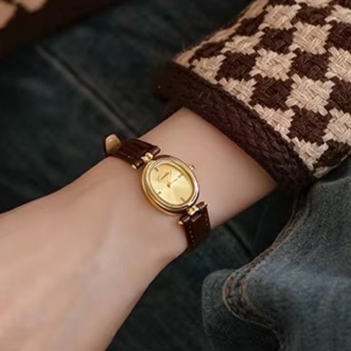Retro Style Quartz Watch with Comfortable Leather Strap for Women