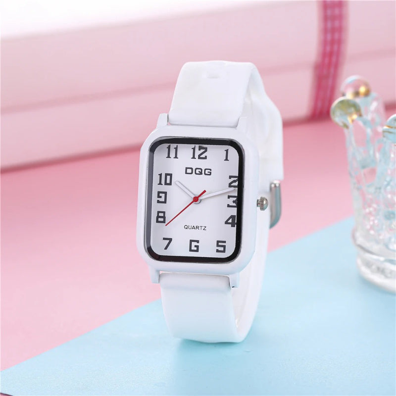 Casual Minimalist Silicone Strap Quartz Watch for Daily Wear