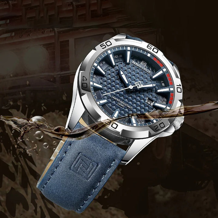 Men's Textured Leather Strap Water-resistant Quartz Watch