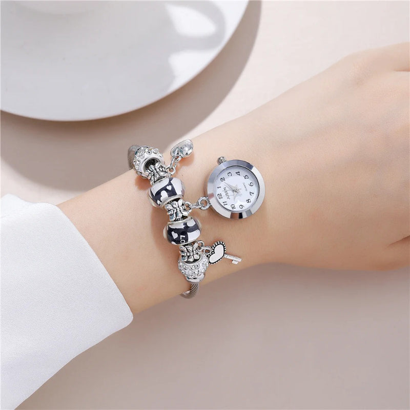 Fashion Love Pendant Women's Bracelet Quartz Watch