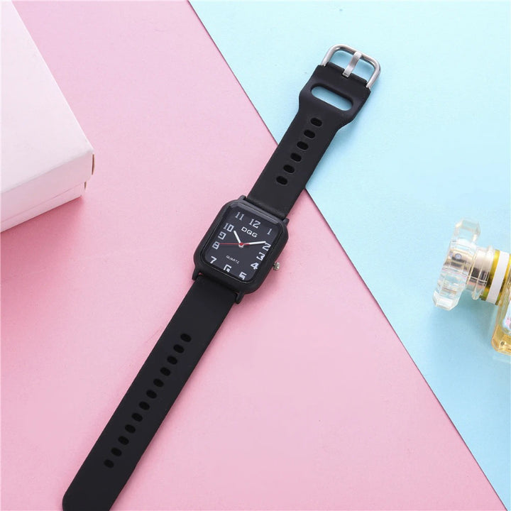 Casual Minimalist Silicone Strap Quartz Watch for Daily Wear