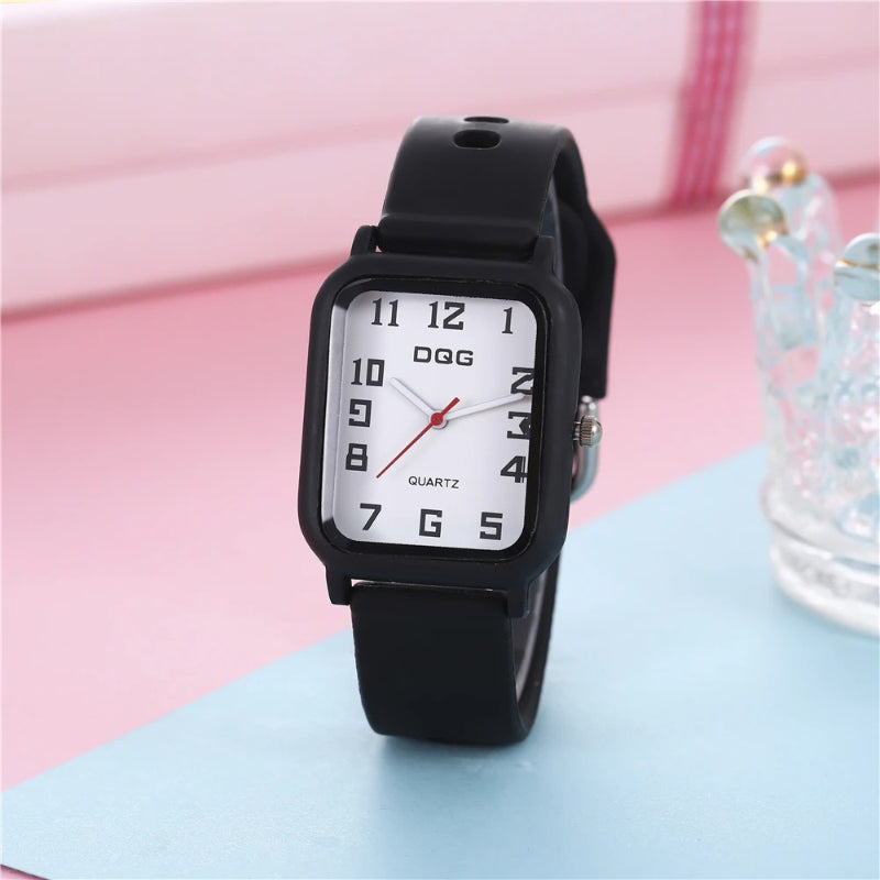 Casual Minimalist Silicone Strap Quartz Watch for Daily Wear