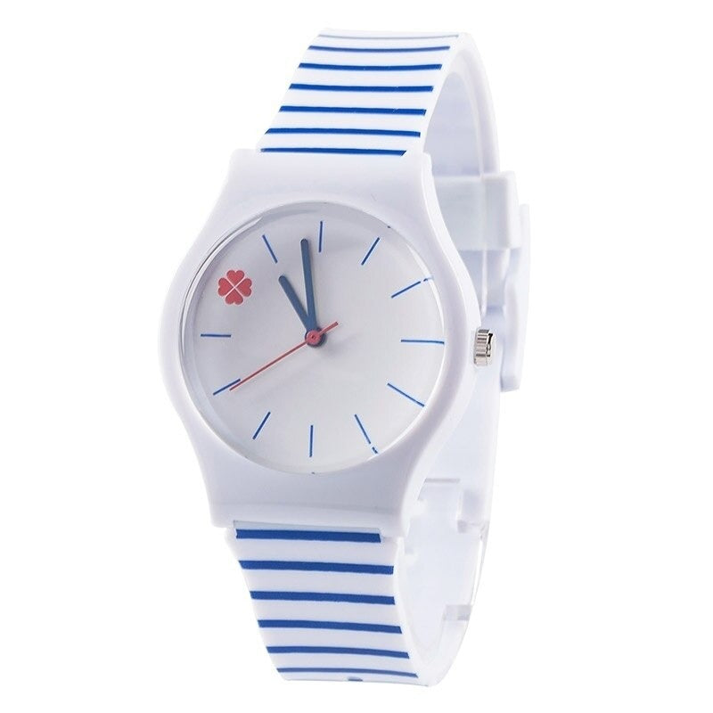 Simply Cute Four-Leaf Clover Dial with Silicone Strap Quartz Watches For Kids