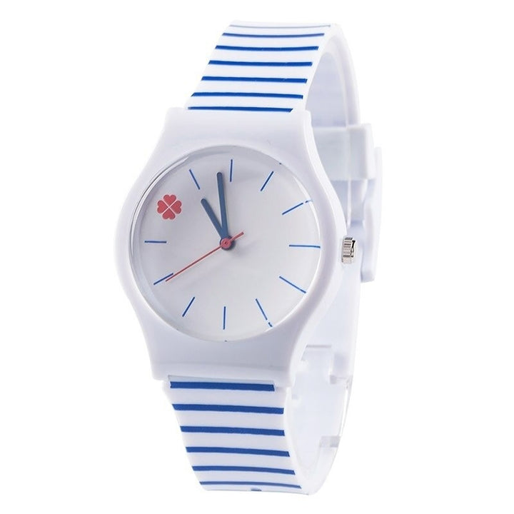 Simply Cute Four-Leaf Clover Dial with Silicone Strap Quartz Watches For Kids