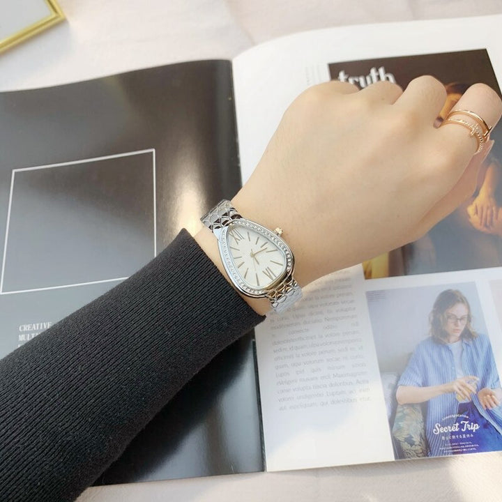 Light and Luxurious Snake Head Shape Dial Quartz Watches