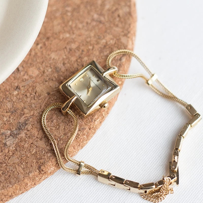 Retro Square Dial Bracelet Style Quartz Watch for Women