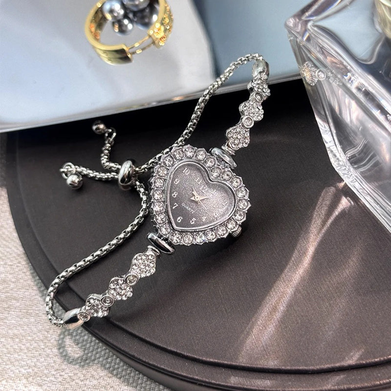 Women's Rhinestone-studded Heart-shaped Dial Fashion Jewelry Watch