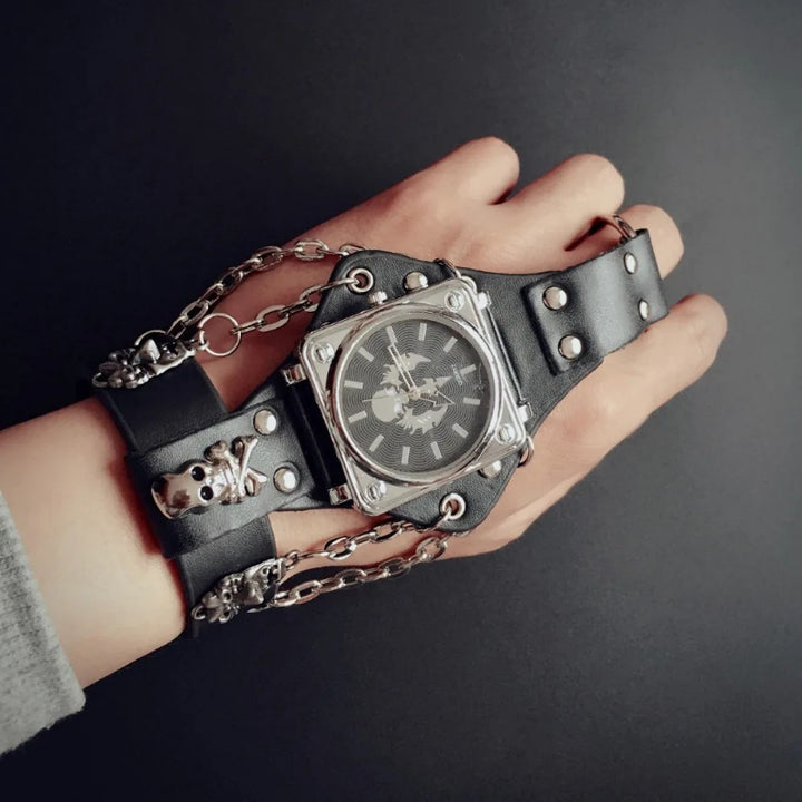 Edgy Men’s Gothic Skull Fashion Watch with Chain Strap