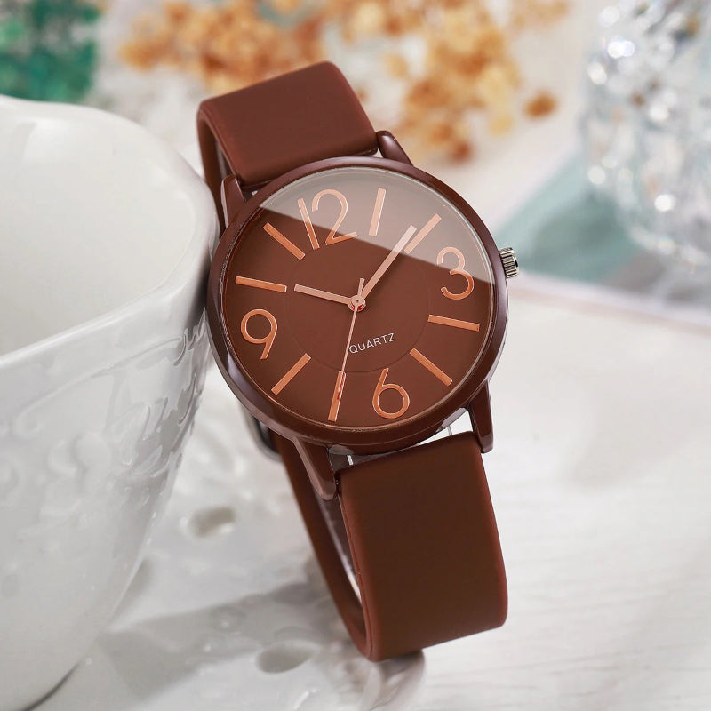 Casual Silicone Band Analog Quartz Wristwatch for Women