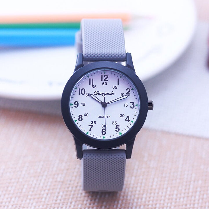 Sporty Silicone Strap Quartz Watch for Kids