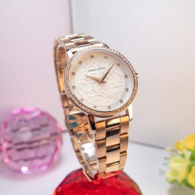 Elegant Embossed Design Dial Quartz Watch for Women