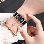 Casual Groovy Dial Display Quartz Watch for Women