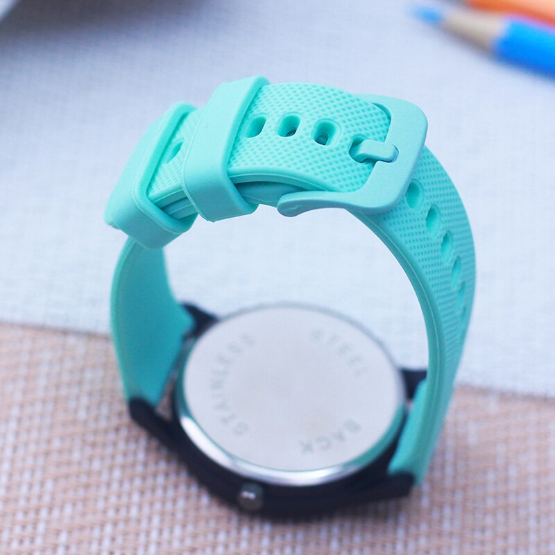 Sporty Silicone Strap Quartz Watch for Kids