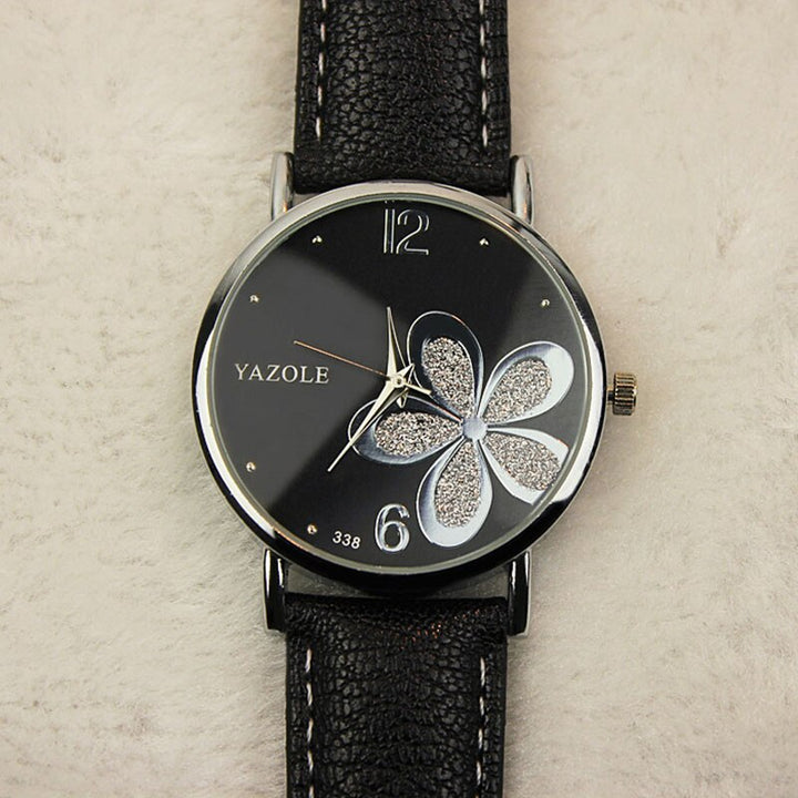 Casual Minimalist Quartz Watch with Daisy Design