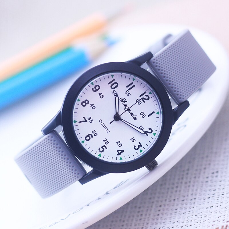 Sporty Silicone Strap Quartz Watch for Kids