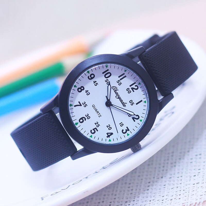 Sporty Silicone Strap Quartz Watch for Kids