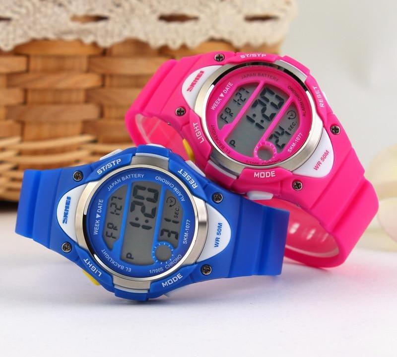 Children's Sportswatch - The Fad Look™ Children's Digital Outdoor Waterproof Sports Watches