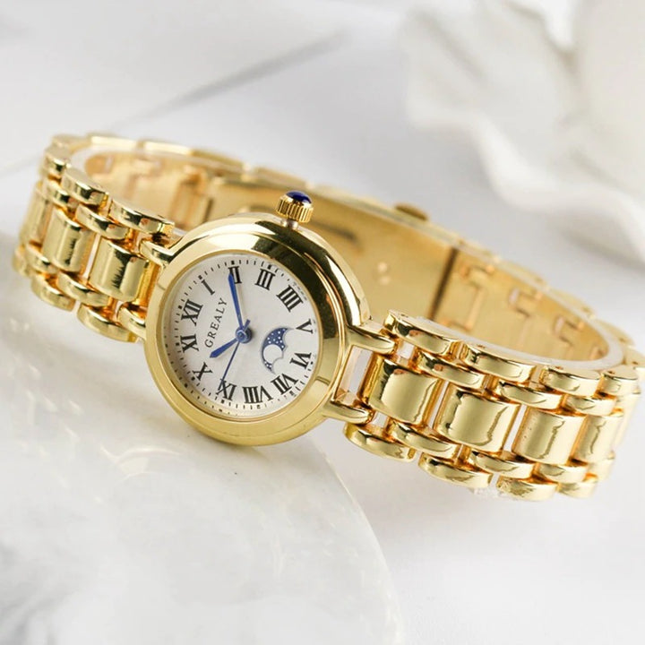 Timeless Roman Numeral Dial Round Case with Stainless Steel Strap Quartz Watches