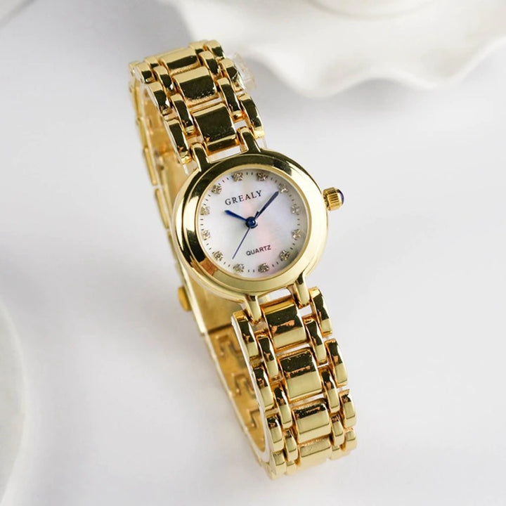 Timeless Roman Numeral Dial Round Case with Stainless Steel Strap Quartz Watches