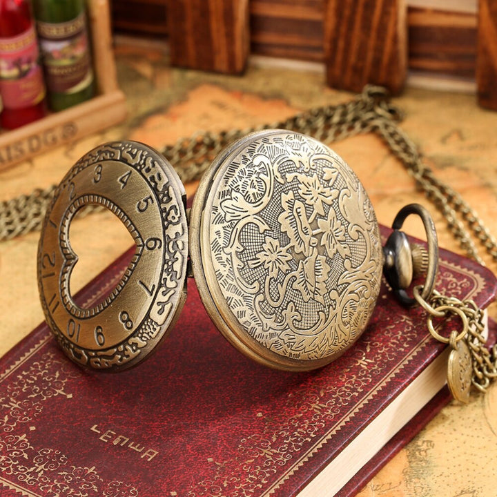 Retro Hollow Heart-Shaped Quartz Pocket Watches