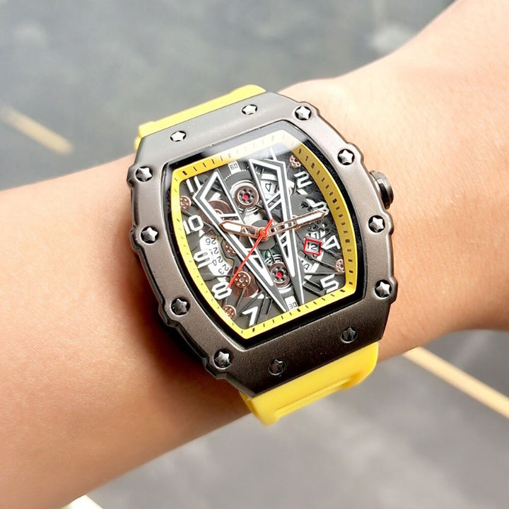 Top-Quality Tonneau Dial Style Fashion Quartz Watch for Men