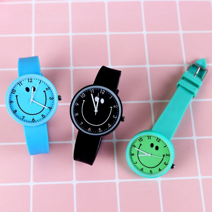 Pretty Smiley Face Dial with Soft Rubber Strap Kids Fashion Watches