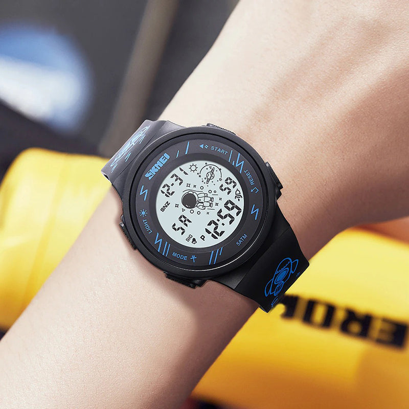 Cool Astronaut-Theme Fashion Sport Chronograph Watches for Kids