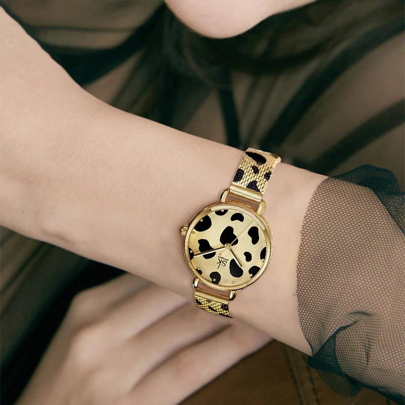 Watch - Chic Leopard Print Quartz Watch