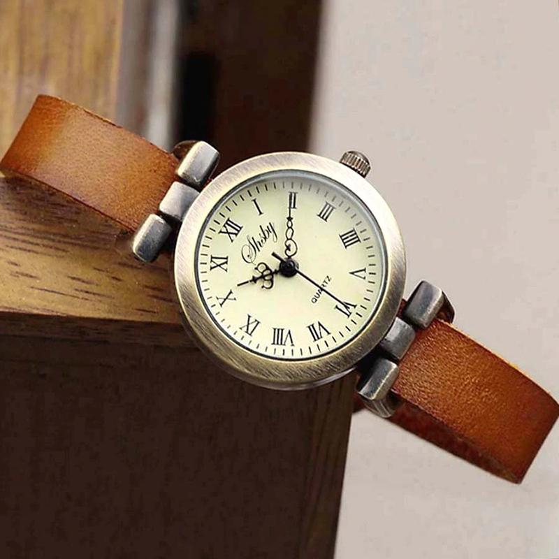 Vintage Vegan Leather Quartz Watch in Roman Numeral