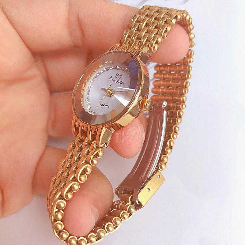 Watches - Gleaming Rhinestones With Round Case For Women's Wrist Watch