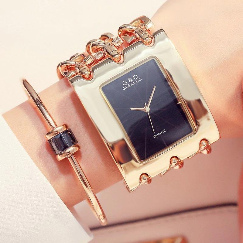 Watches - Modern Chic Rhinestone Adorned Chain Fashion Quartz Watch