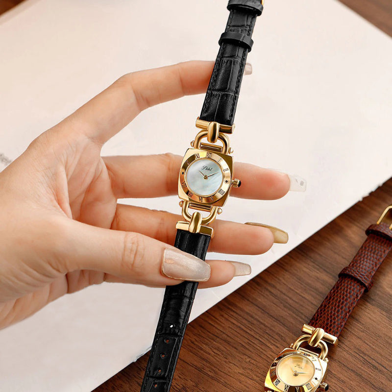 Retro Fashion Trend Lock Chains Style Vegan Leather Strap Quartz Watches