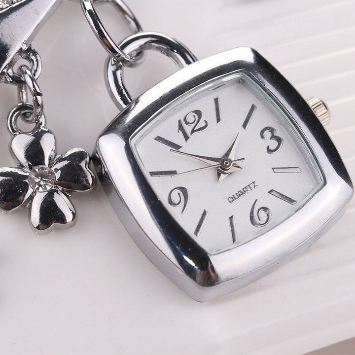 Women's Stylish Rhinestone Flower and Heart Charms Quartz Wristwatch